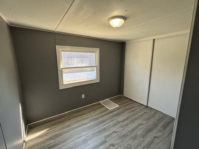 Building Photo - 831 N Pontiac Trail