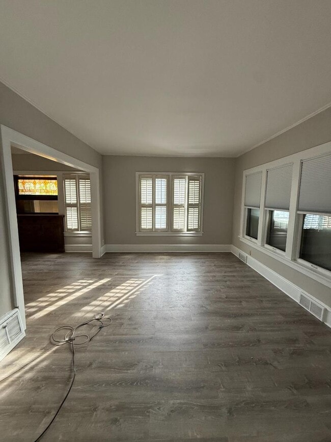 Building Photo - 3553 Dupont Ave S