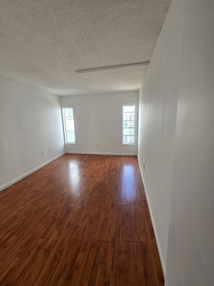 Building Photo - 609 Euclid Ave