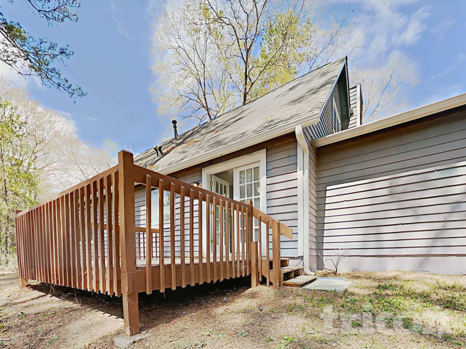Building Photo - 525 Windsor Dr SE