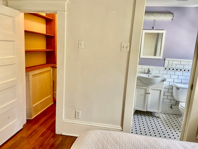 Building Photo - 16 Estey St