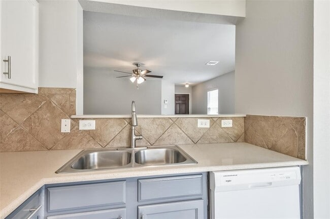 Building Photo - 15515 Echo Stable Ln