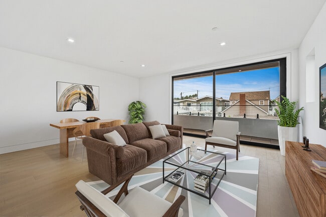 Building Photo - 121-121 139 39th St