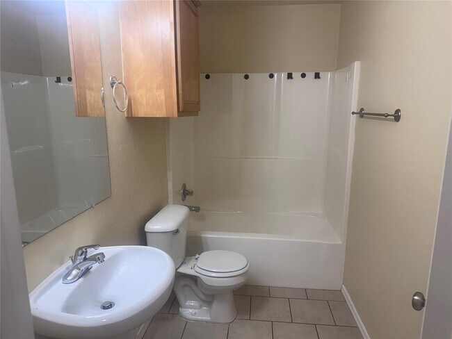 Building Photo - 9605 SW 16th St