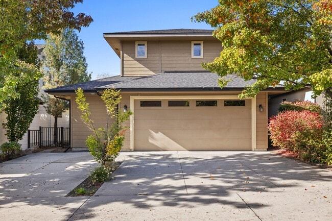 Building Photo - Luxury Living in Harris Ranch | 3 Bed + Office | 3 Bath | 2,713 Sq Ft
