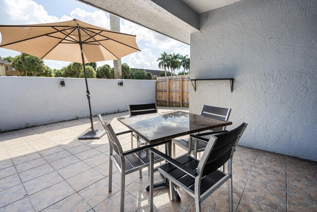 Building Photo - 9703 SW 142nd Ct