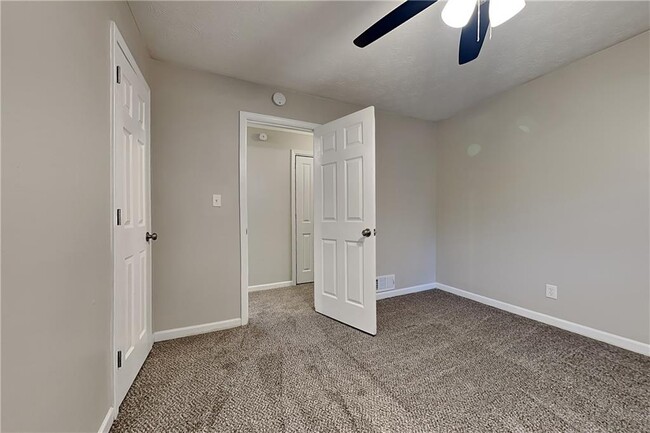 Building Photo - 2755 Hickory Cir