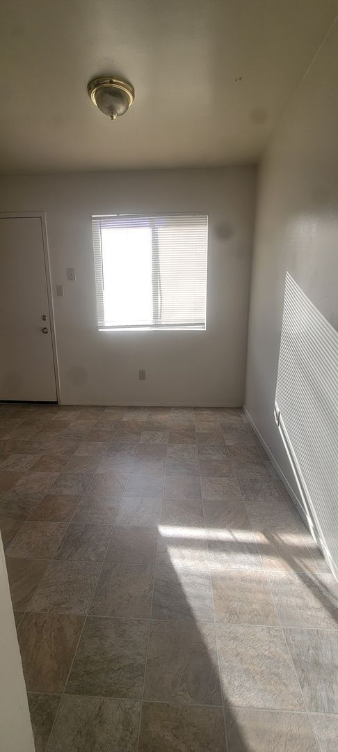 Building Photo - N. Halfmoon Dr. 2