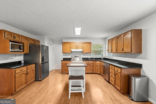 Building Photo - 115 Rockhurst Chase