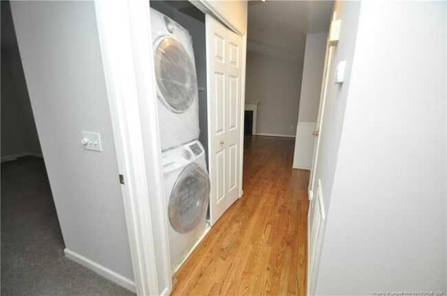 Building Photo - 2128 Leadenhall Way