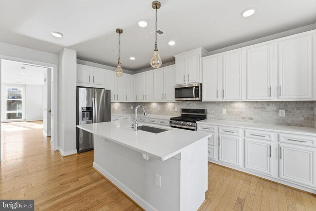 Building Photo - 13331 Launders St