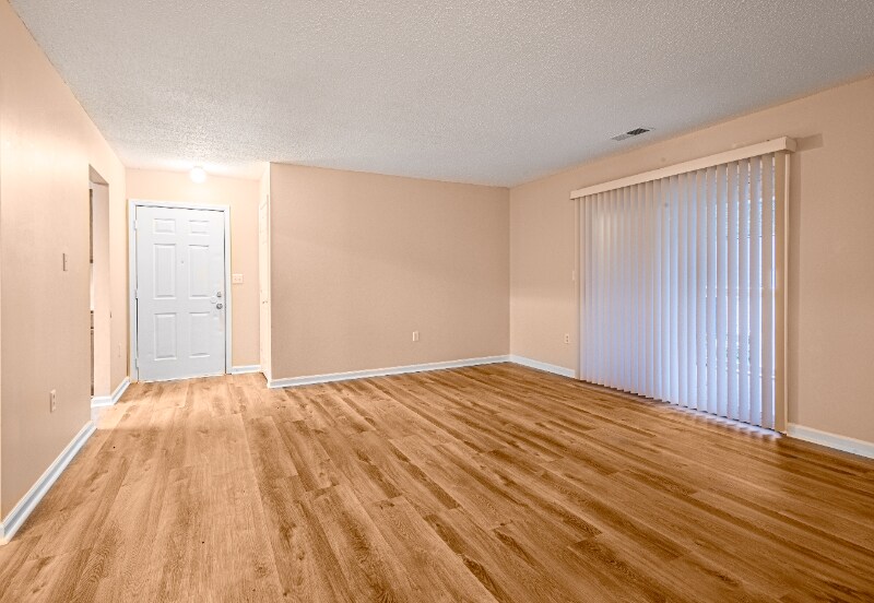 Building Photo - 585 Franklin Grove Church Rd