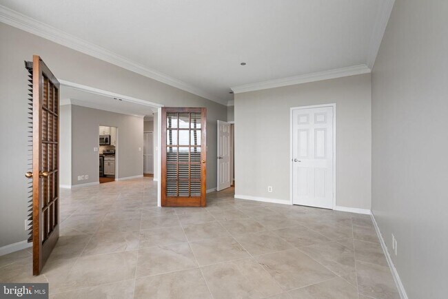 Building Photo - 1805 Crystal Dr