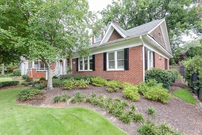 Building Photo - 1106 McLynn Ave NE