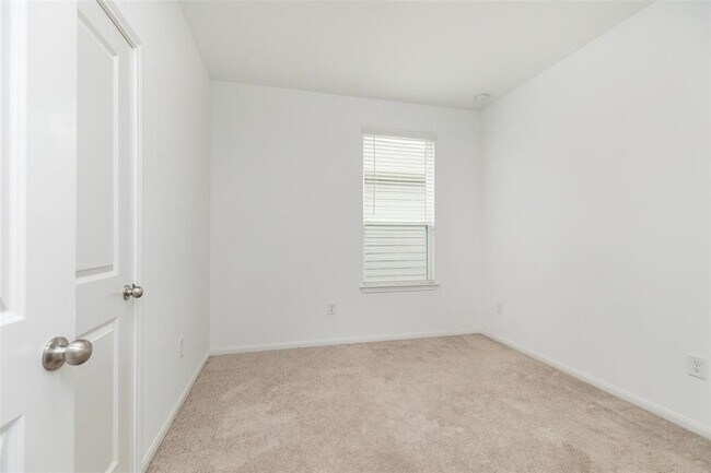 Building Photo - 23631 Simmental Rd