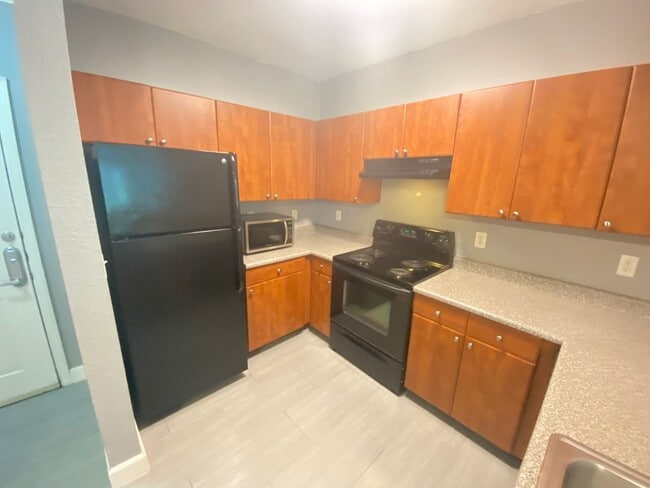 Building Photo - THE GRANDE DOWNTOWN CONDO - 1BR/1BA