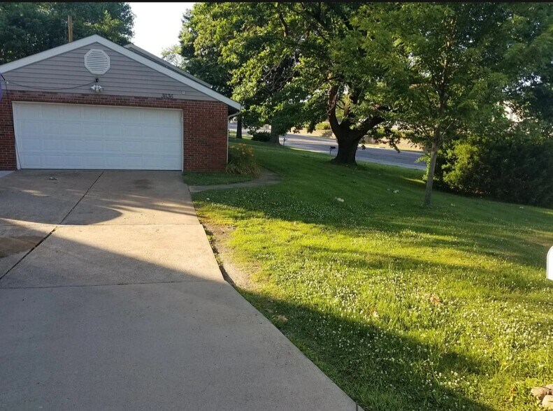 Building Photo - 3636 Reavis Barracks Rd