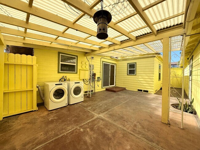 Building Photo - North Park 2/2+ Bonus room, garage and rea...