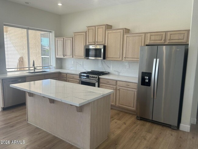 Building Photo - 3160 S Greythorne Way