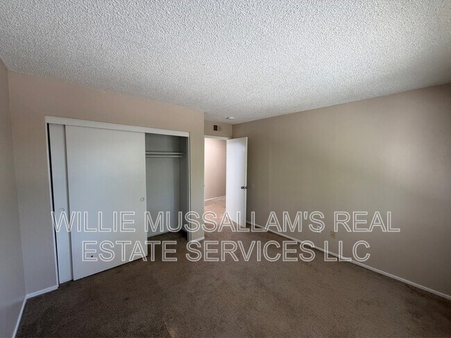 Building Photo - 2140 Palisade Ave