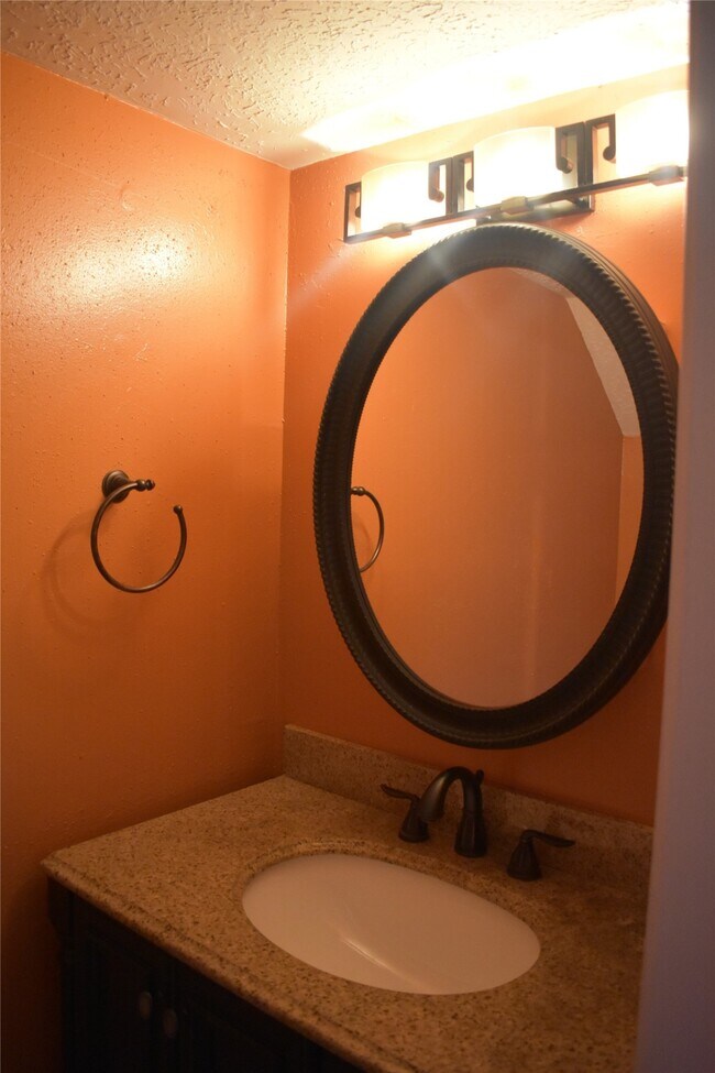 Building Photo - 9339 Westwood Village Dr