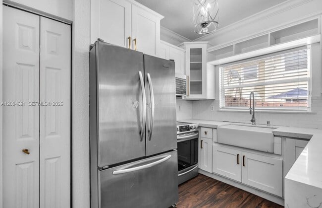 Building Photo - 14055 SW 51st Ln