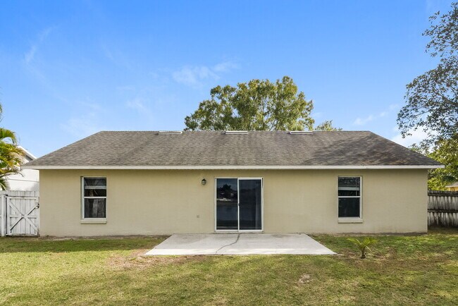 Building Photo - 2740 Settlers Trail