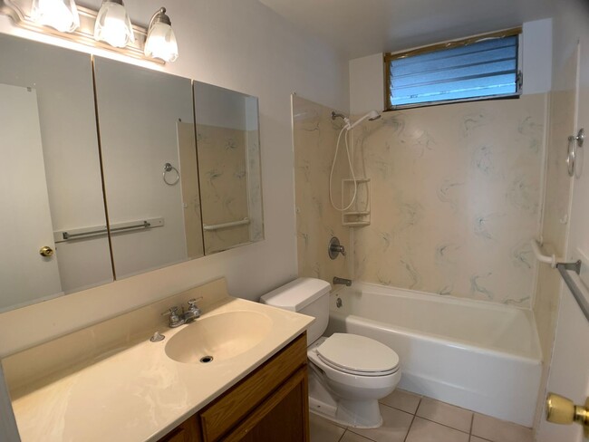 Building Photo - 2BR/1BA/2PKG, Mililani (Waikalani Woodland...