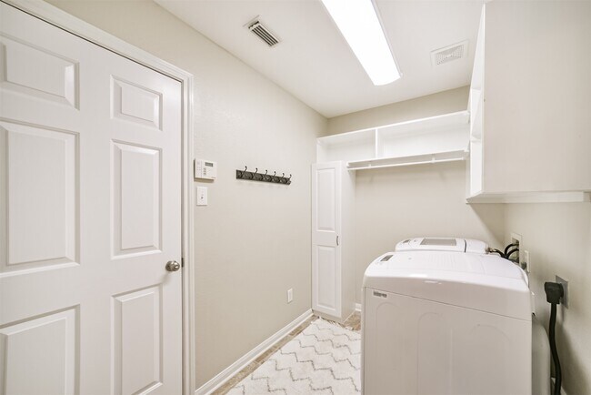 Building Photo - 22015 Falvel Dr