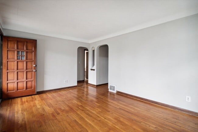 Building Photo - 20700 Goller Ave