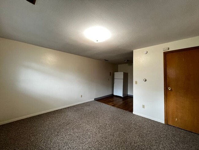Building Photo - $875 | 1 Bedroom, 1 Bathroom Apartment | N...