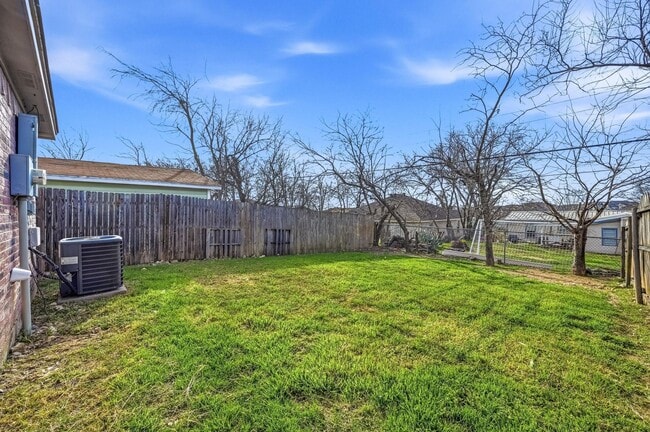 Building Photo - 8117-8119 Doreen Avenue