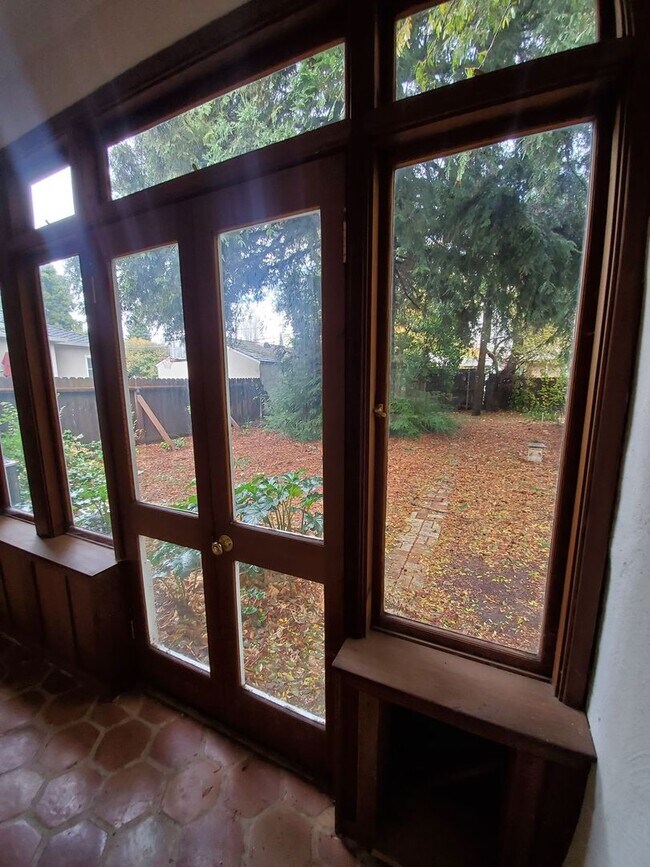 Building Photo - 1241 Perkins Way