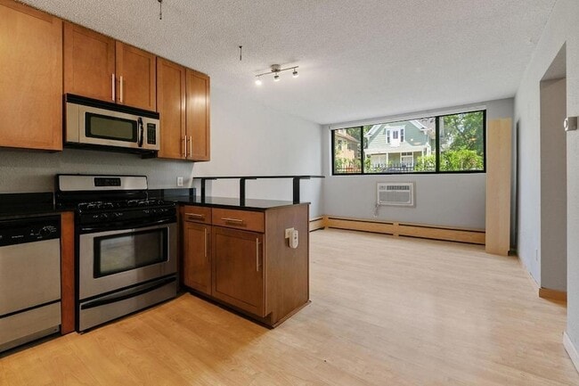 Building Photo - 2530 1st Ave S