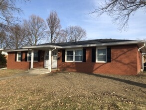 Building Photo - 224 Sherwood Way