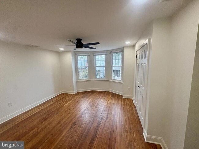 Building Photo - 4462 E Thompson St