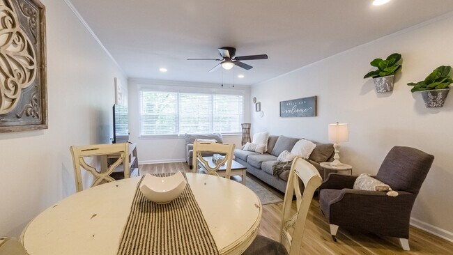 Building Photo - Solid brick duplex located in Forest Acres