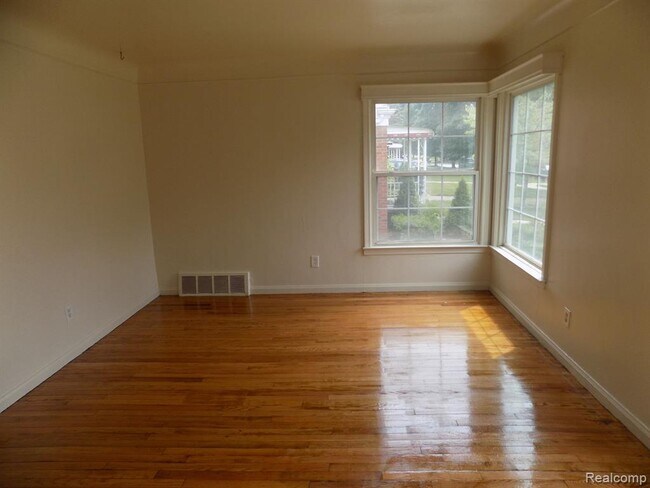 Building Photo - 17696 Woodbine St