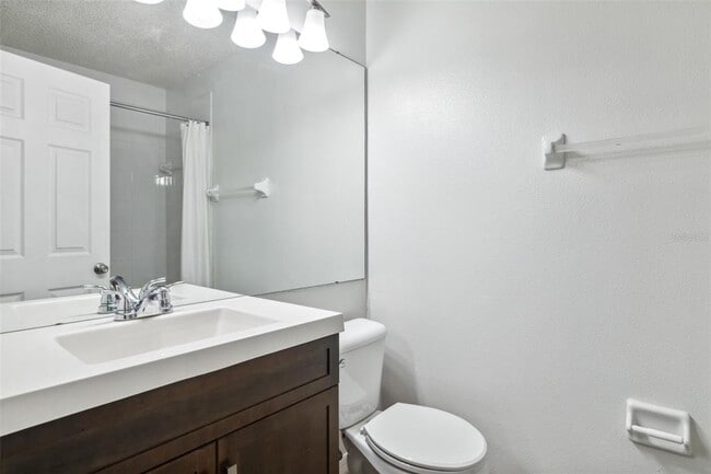 Building Photo - 655 Vallance Way NE