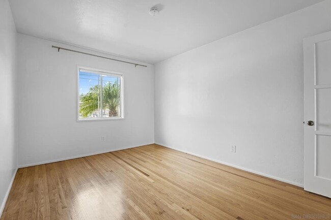 Building Photo - 4851 Iroquois Ave