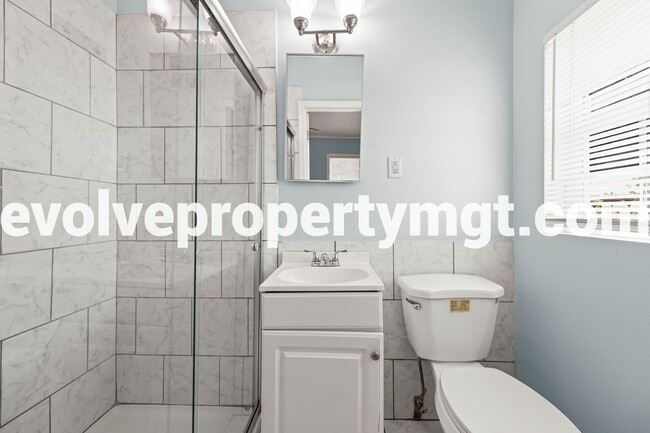 Building Photo - SPACIOUS CHARMING HOME!