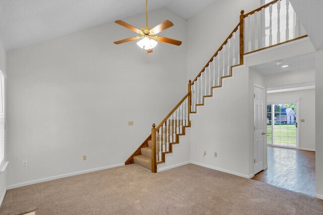 Building Photo - 4401-4403-4403 Cheryl Ct