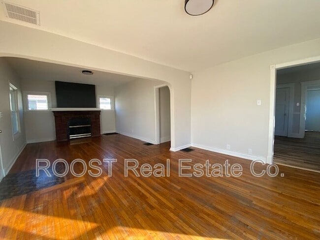 Building Photo - 372S Douglas Ave.