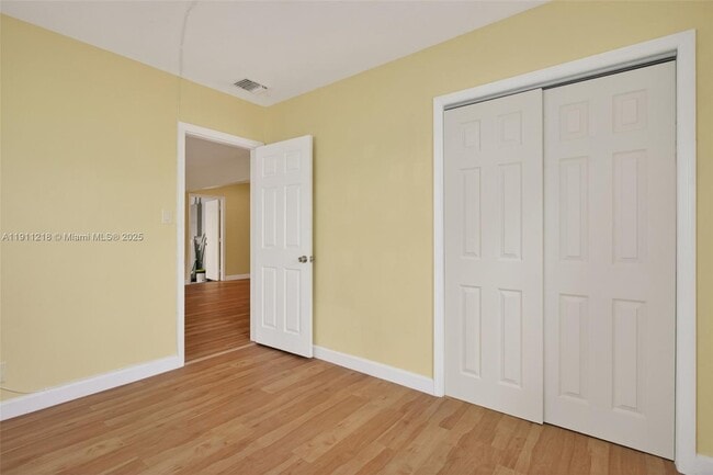 Building Photo - 4820 NE 1st Terrace