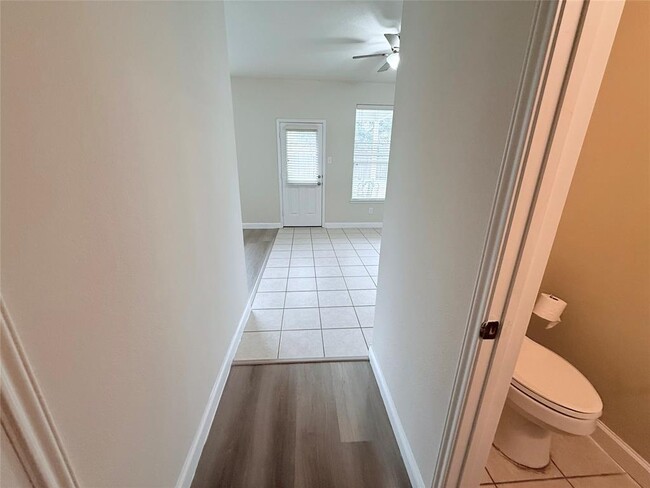 Building Photo - 26430 Richwood Oaks Dr
