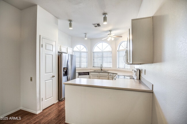 Building Photo - 11102 N 111th St