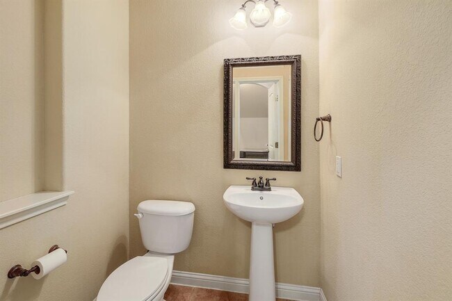 Building Photo - 3313 Pine Needle Cir