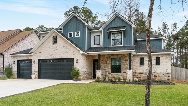 Building Photo - 245 E Blue Heron Dr