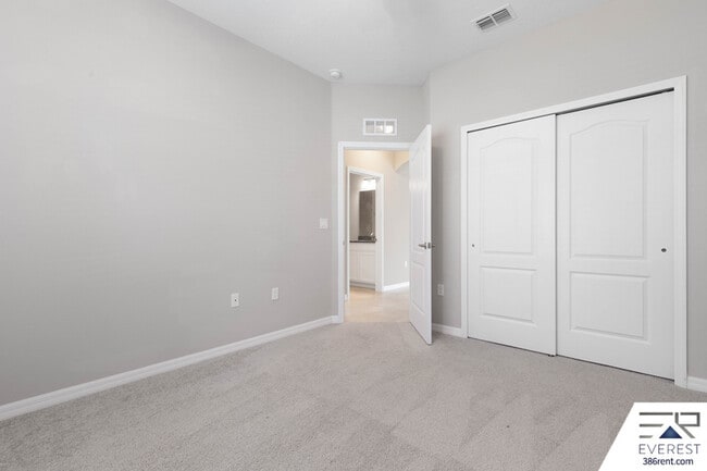 Building Photo - 12 Lysander Ln