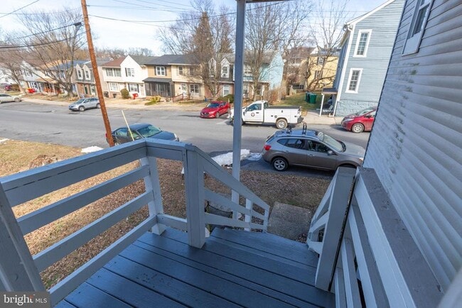 Building Photo - 324 E Washington St